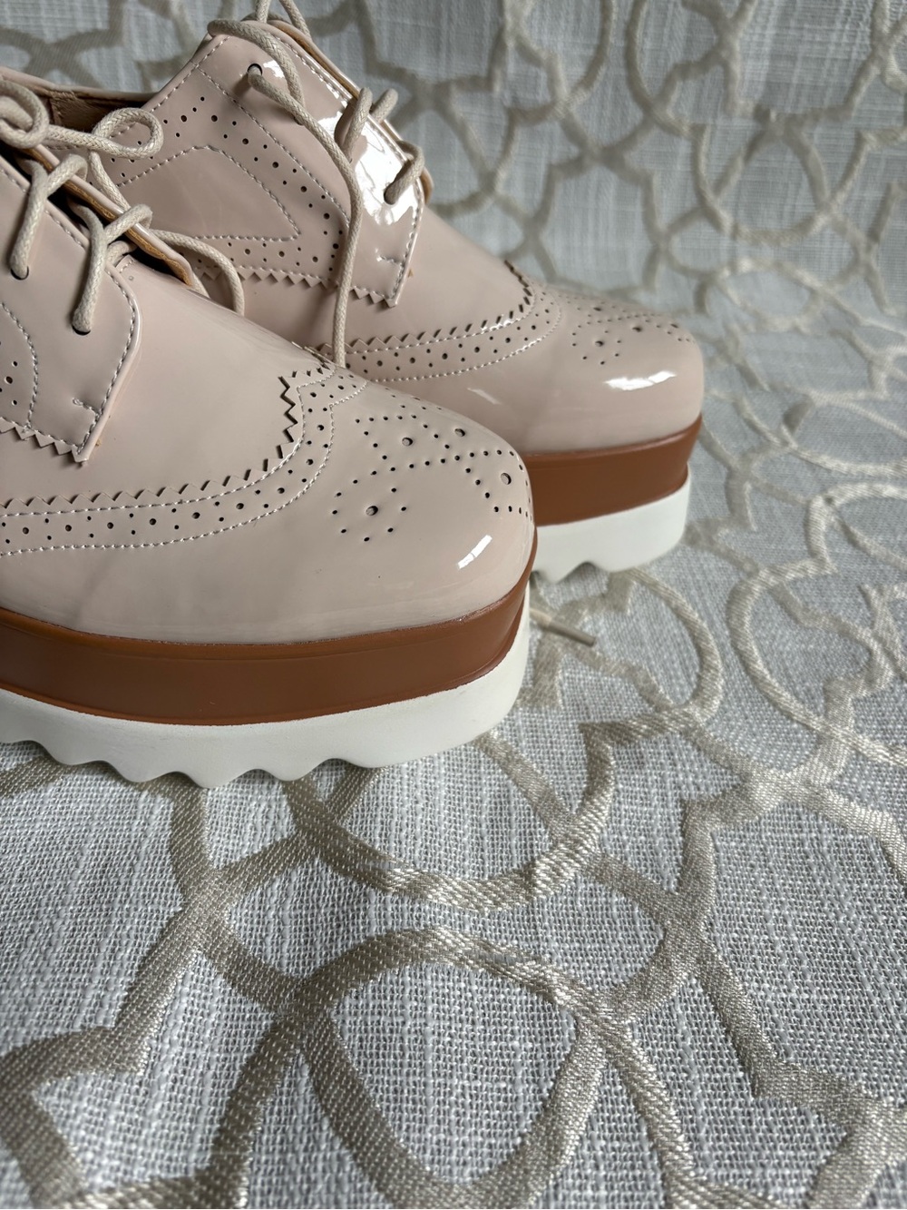 Women's Platform Wingtip Oxfords in Nude Beige - Picture 6 of 7